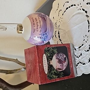 1998 Hallmark Keepsake Ball Ornament QX2406 Memories of Christmas